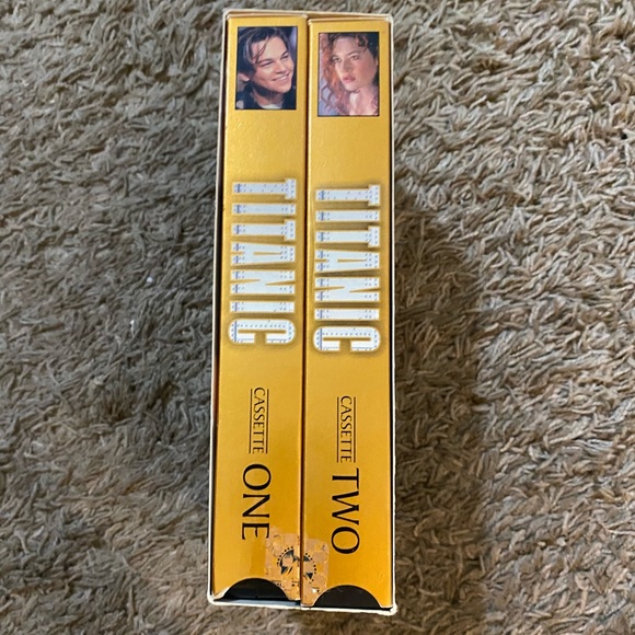 TITANIC WIDESCREEN VHS - Picture 1 of 4